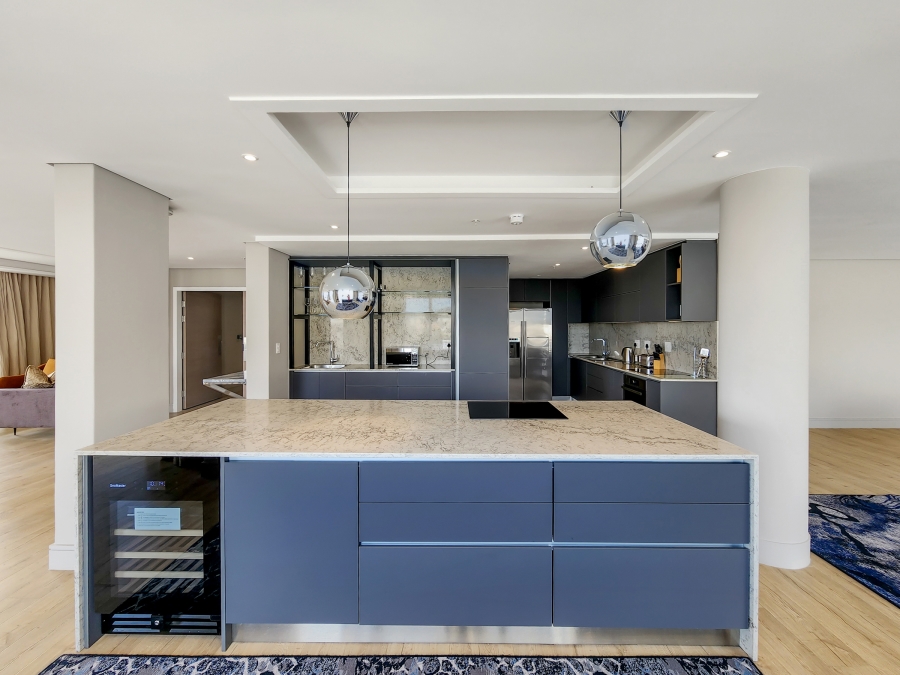 To Let 3 Bedroom Property for Rent in Sea Point Western Cape